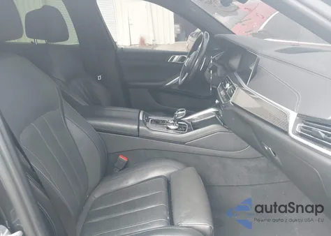 2021 BMW X6 M50I z USA, uszkodzony, nr VIN 5UXCY8C07M9H53236